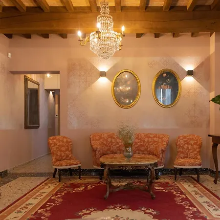 Villa Mirandola ヴィラ *