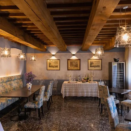 Villa Mirandola ヴィラ *