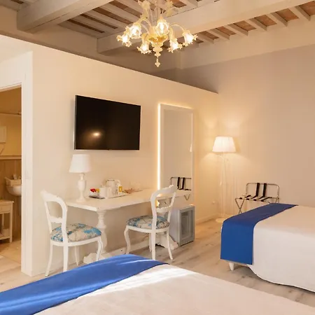 Villa Mirandola ヴィラ ミランドラ