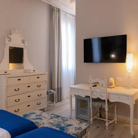ヴィラ Villa Mirandola