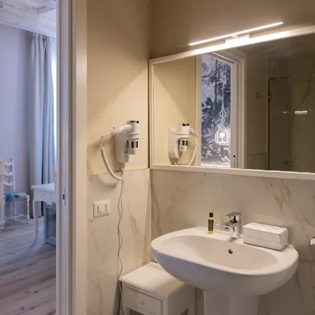 ヴィラ Villa Mirandola *