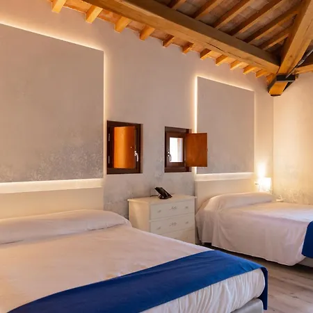ヴィラ Villa Mirandola *