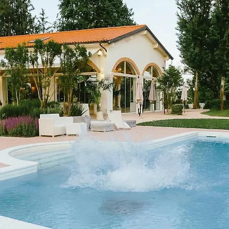 Villa Mirandola ヴィラ *